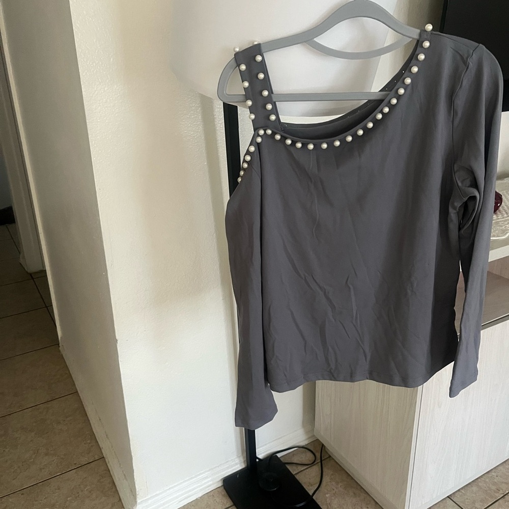 Women's Gray One-Shoulder Pearl Trim Top